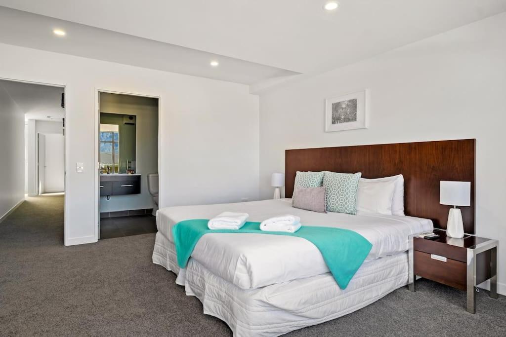 Toru - Eclectic Apartment With Delightful Lake Views Queenstown Luaran gambar